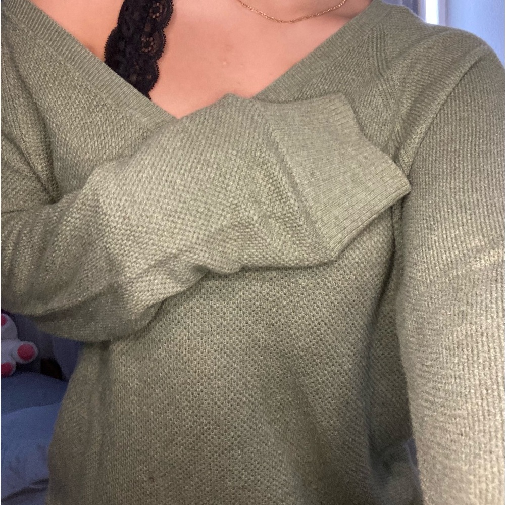 -GAP #green sweater 💚
- #cute & simple 
-Excellent condition